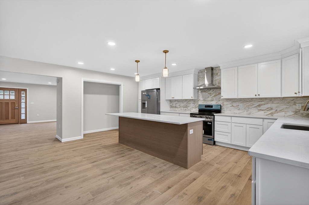 65 Ormonde Road Methuen, MA 01844 - Photo 4 of 42