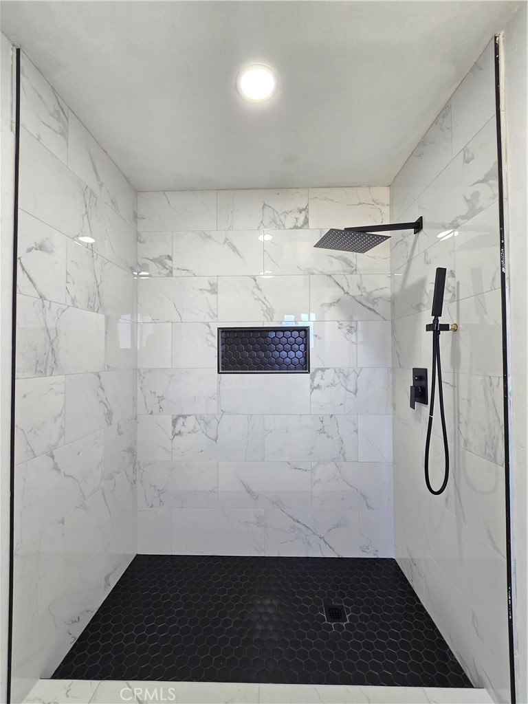 3404 Planz Road Bakersfield, CA 93309 - Photo 17 of 23 a view of a bathroom