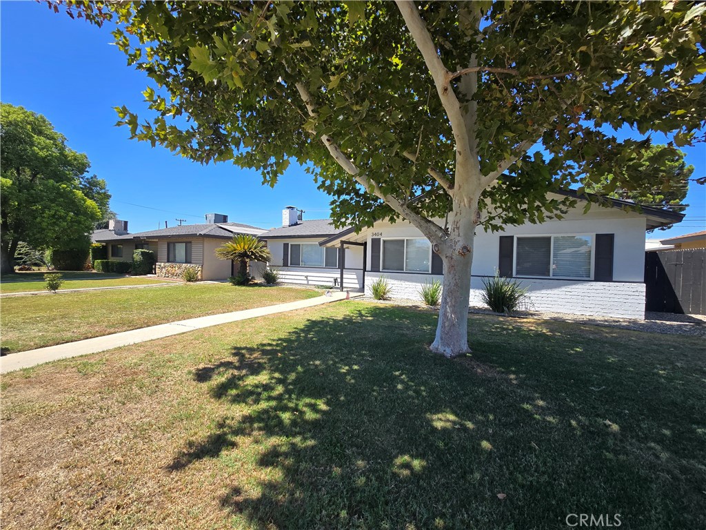 3404 Planz Road Bakersfield, CA 93309 - Photo 3 of 23 a view of house with backyard