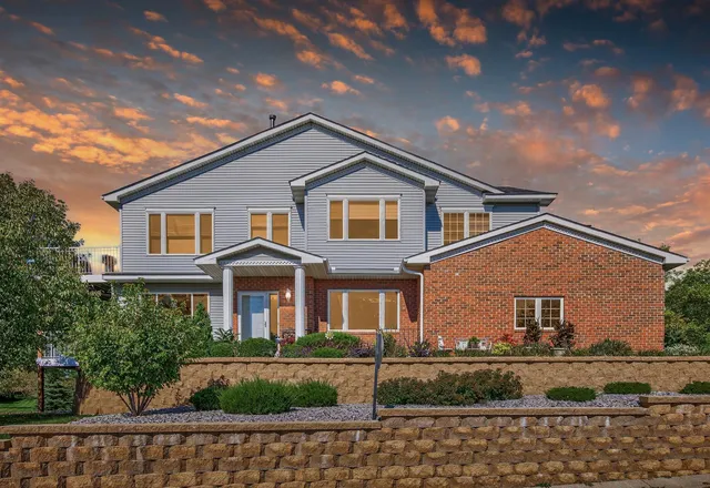 $360,000 | 20023 Homestead Court, Unit 25, Lakeville, MN 55044