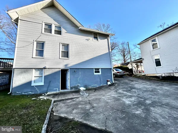 $1,200 | 421 Nova Avenue, Capitol Heights, MD 20743