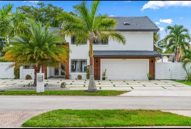 $6,500 | 20051 Northwest 64th Place, Hialeah, FL 33015