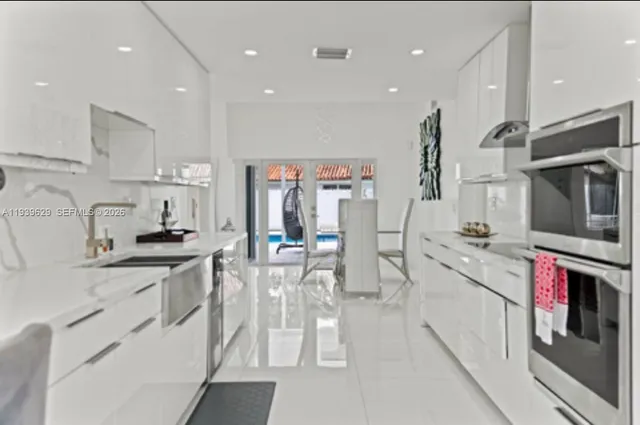 $6,500 | 20051 Northwest 64th Place, Hialeah, FL 33015