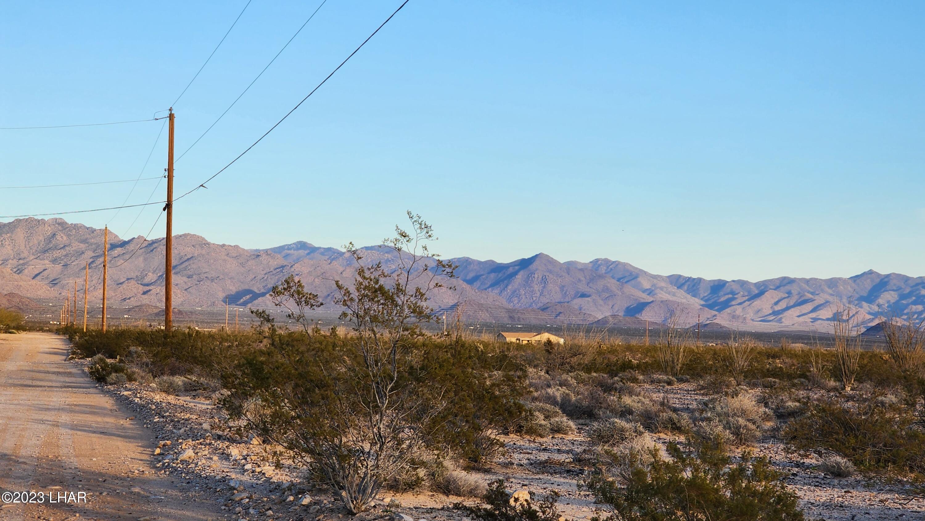 Lot 25 West Wilshire Road Yucca, AZ 86438 - Photo 6 of 28 Easy Access / Power - Water