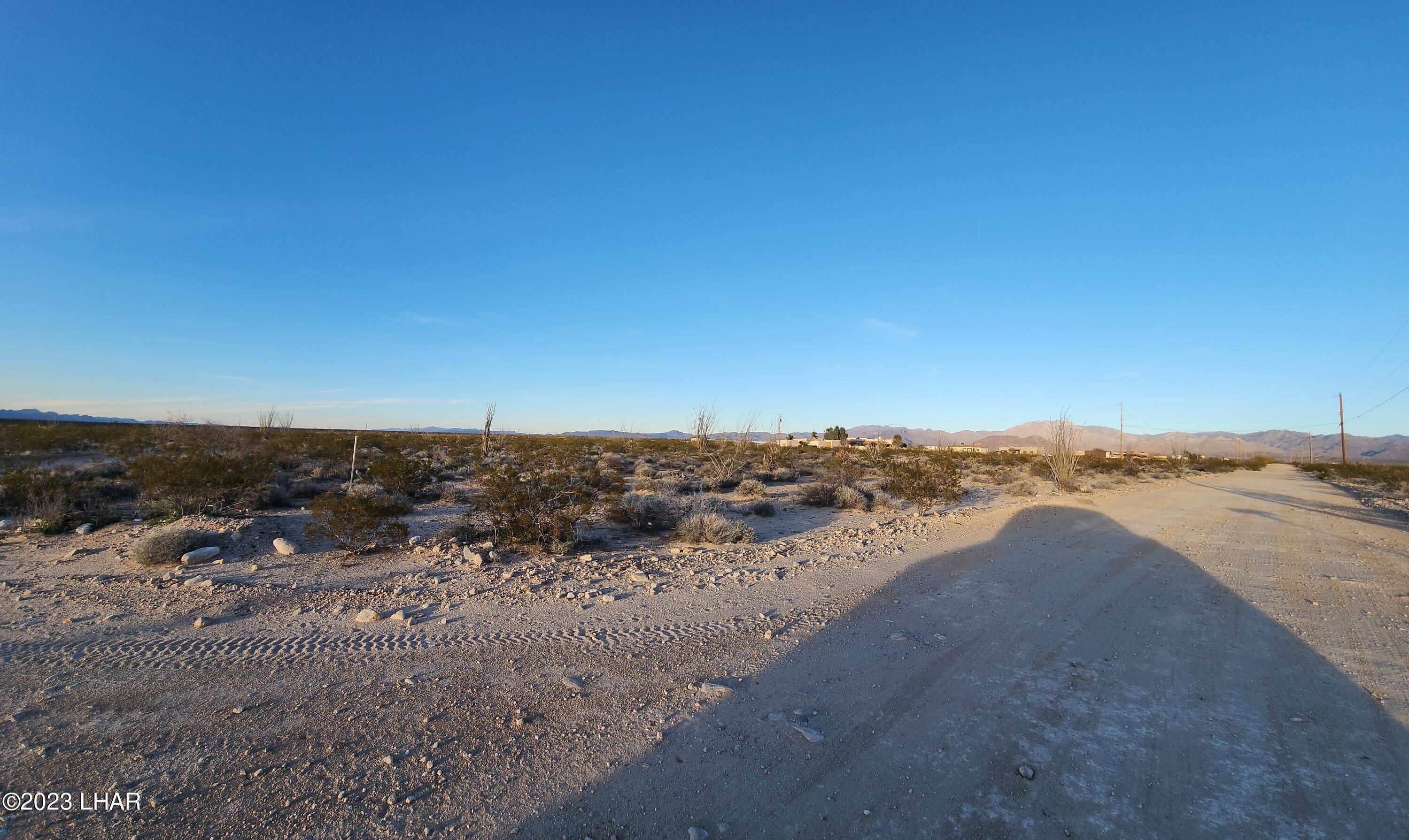 Lot 25 West Wilshire Road Yucca, AZ 86438 - Photo 10 of 28 Eastward View