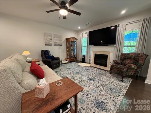 $2,700 | 163 Beacon Drive, Unit B, Mooresville, NC 28117