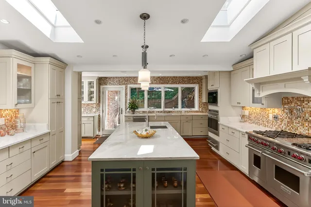 $4,850,000 | 1753 Army Navy Drive, Arlington, VA 22202