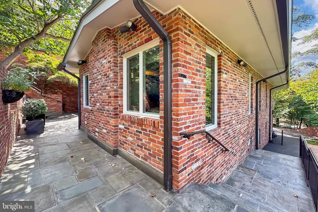 $4,850,000 | 1753 Army Navy Drive, Arlington, VA 22202