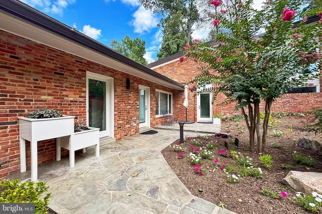 $4,850,000 | 1753 Army Navy Drive, Arlington, VA 22202