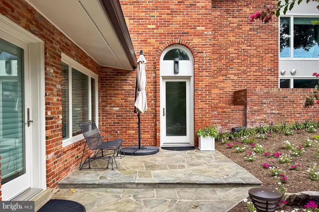 $4,850,000 | 1753 Army Navy Drive, Arlington, VA 22202