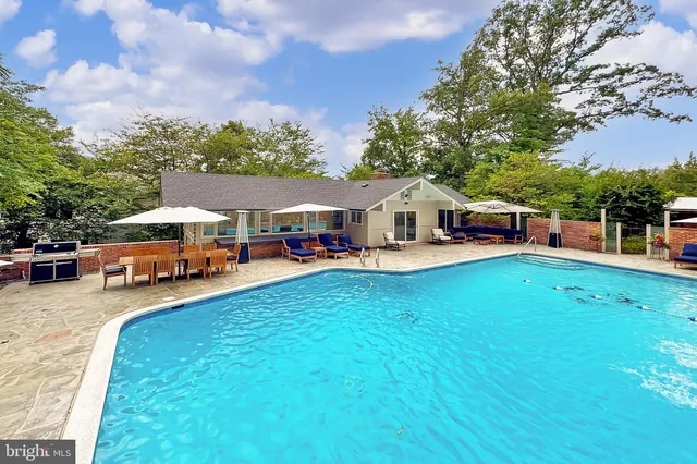 $4,850,000 | 1753 Army Navy Drive, Arlington, VA 22202