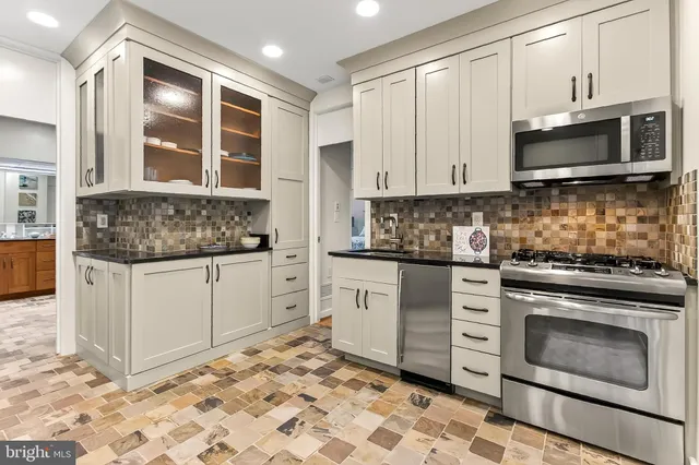 $4,850,000 | 1753 Army Navy Drive, Arlington, VA 22202