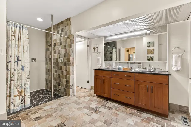 $4,850,000 | 1753 Army Navy Drive, Arlington, VA 22202