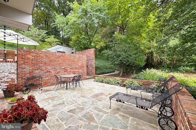 $4,850,000 | 1753 Army Navy Drive, Arlington, VA 22202