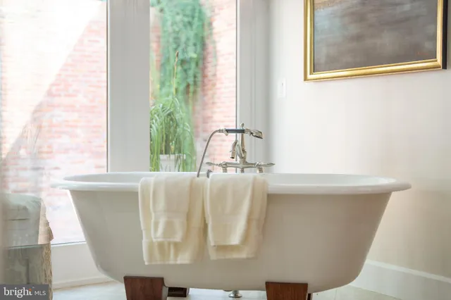 $4,850,000 | 1753 Army Navy Drive, Arlington, VA 22202