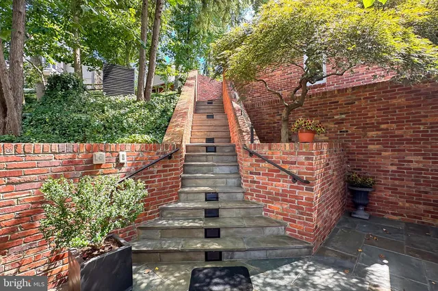 $4,850,000 | 1753 Army Navy Drive, Arlington, VA 22202