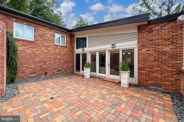 $4,850,000 | 1753 Army Navy Drive, Arlington, VA 22202