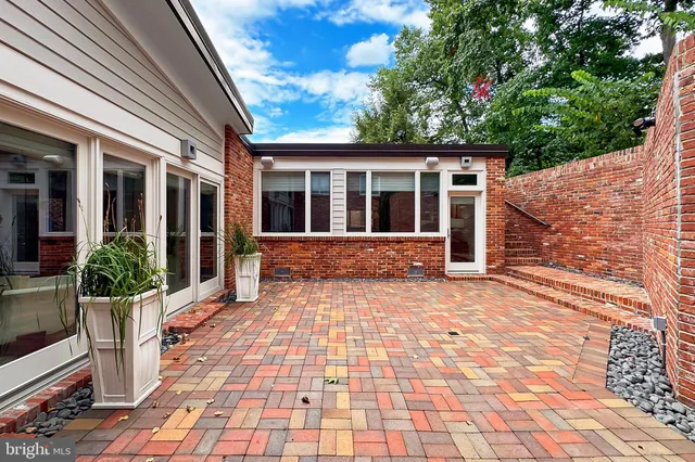 $4,850,000 | 1753 Army Navy Drive, Arlington, VA 22202