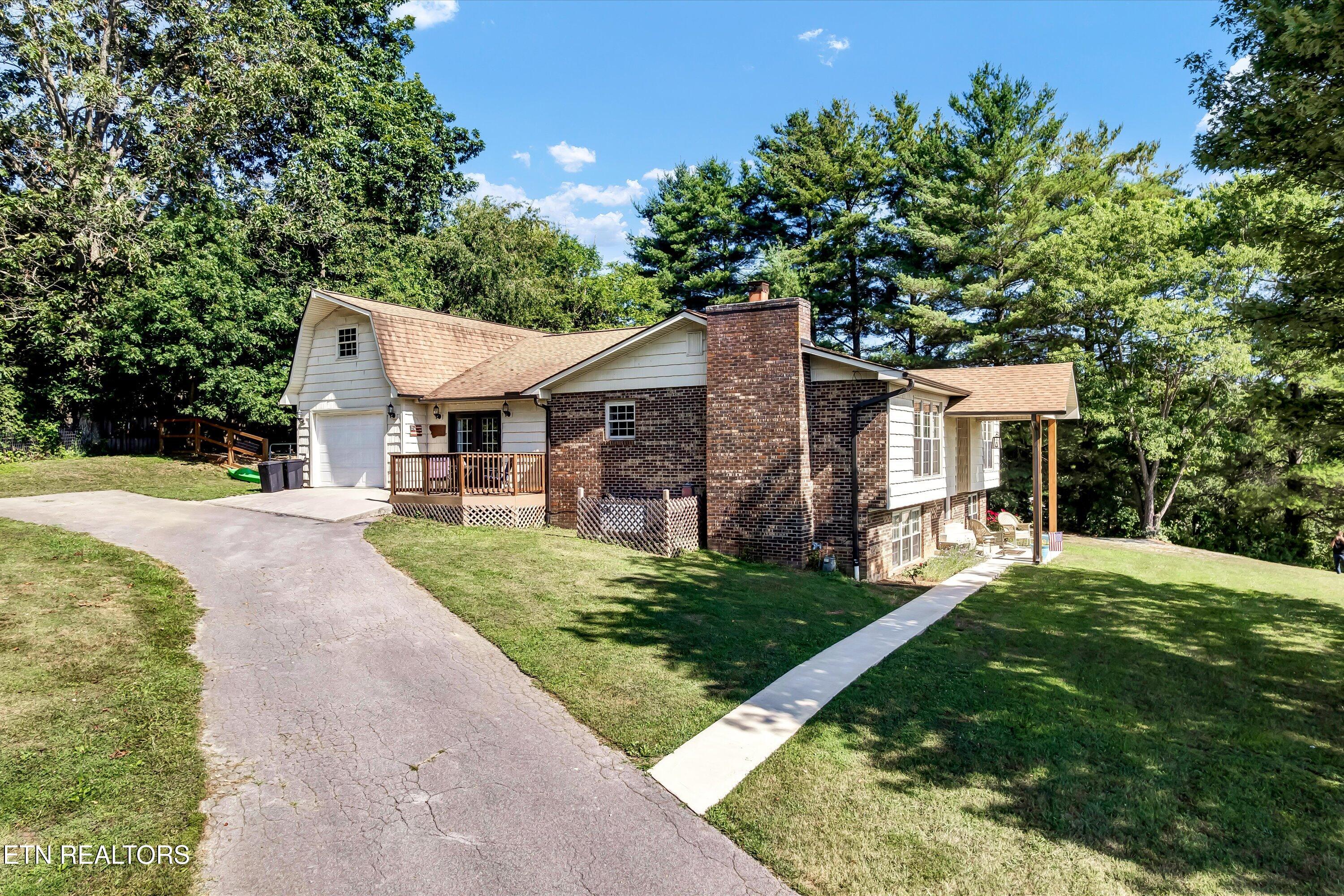 1210 Rowe Street New Tazewell, TN 37825 - Photo 3 of 31 03-1210 Rowe St-3