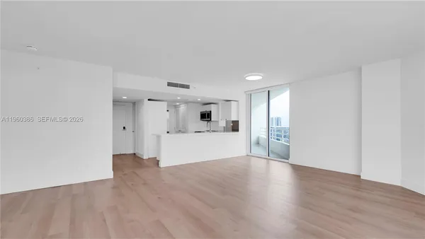 $4,111 | 555 Northeast 34th Street, Unit 1710, Miami, FL 33137