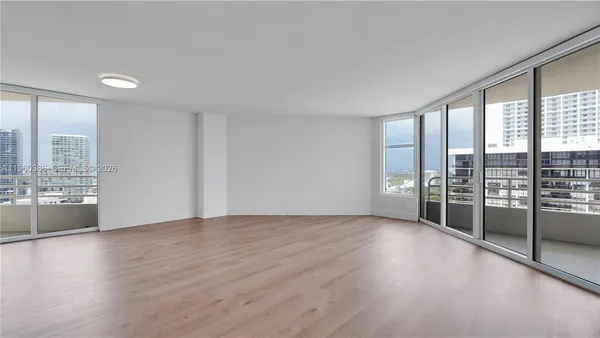 $4,111 | 555 Northeast 34th Street, Unit 1710, Miami, FL 33137