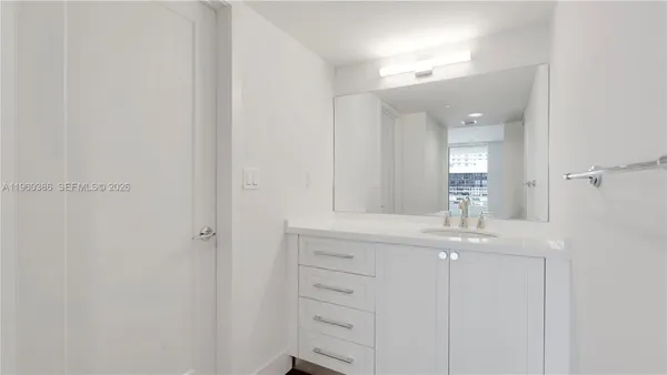 $4,111 | 555 Northeast 34th Street, Unit 1710, Miami, FL 33137