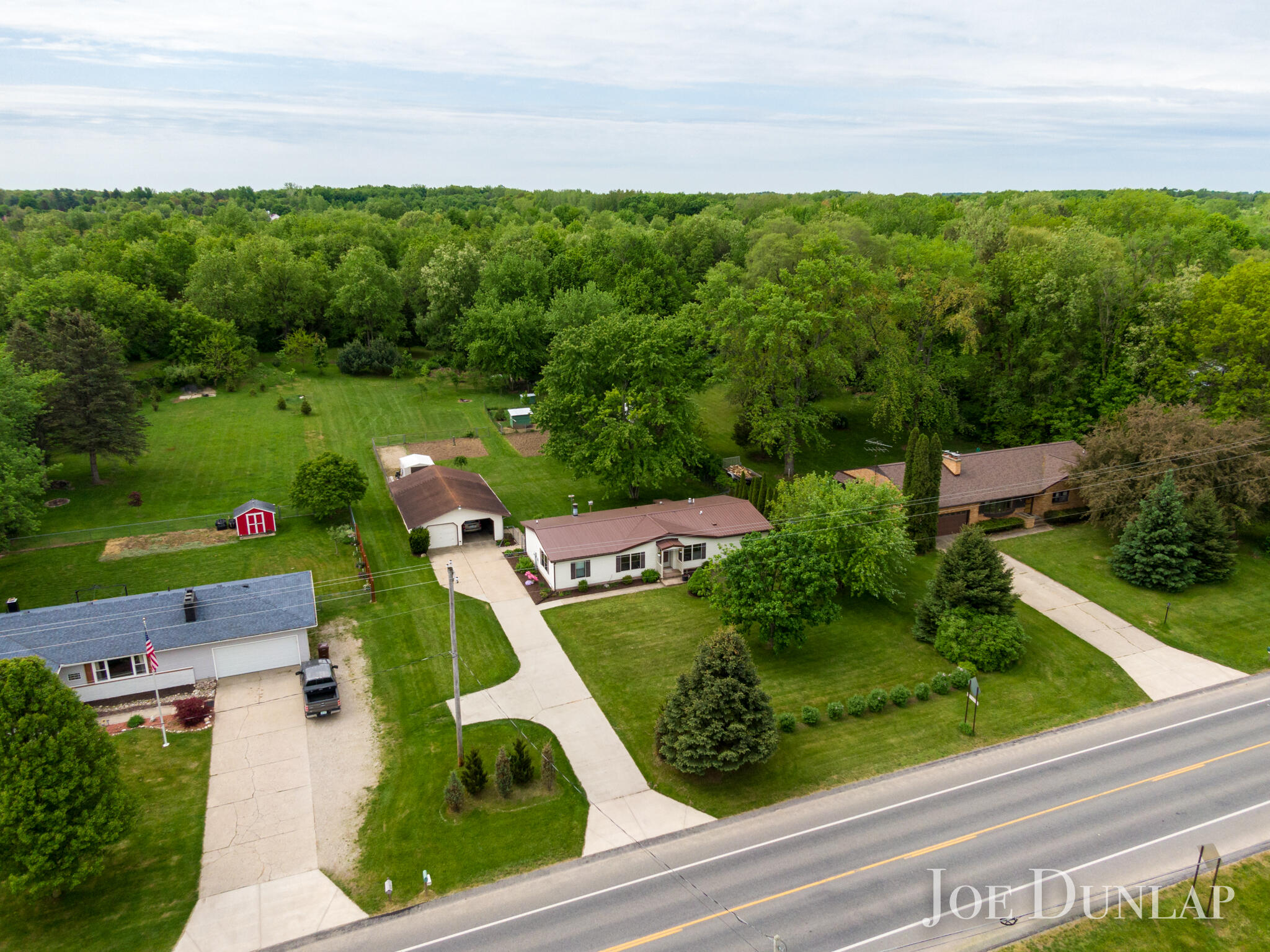 902 10 Mile Road Northwest Sparta, MI 49345 - Photo 2 of 25 2