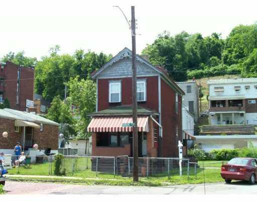 937 Robinson Street McKees Rocks, PA 15136 - Photo 1 of 6 Exterior Front.