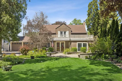 $399,000 | 946 Walter Avenue, Des Plaines, IL 60016
