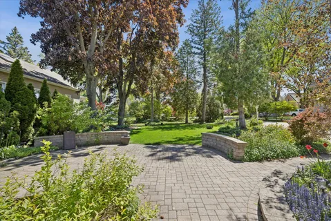 $399,000 | 946 Walter Avenue, Des Plaines, IL 60016
