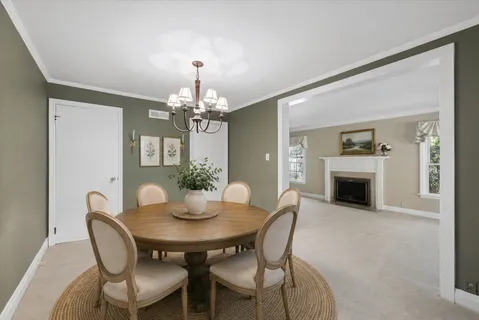 $399,000 | 946 Walter Avenue, Des Plaines, IL 60016