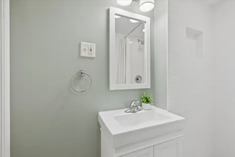 $399,000 | 946 Walter Avenue, Des Plaines, IL 60016