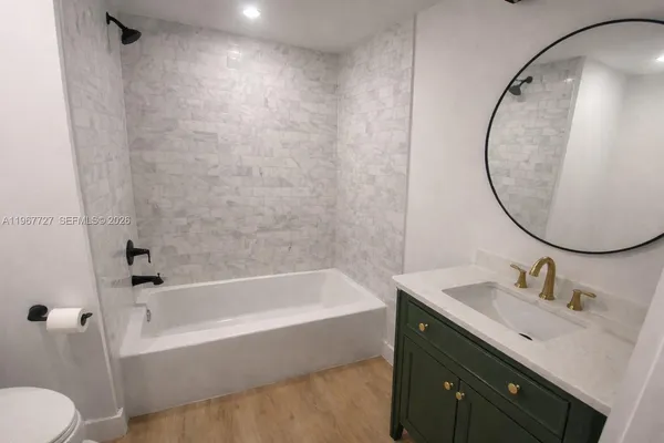 $2,000 | 2935 Northeast 163rd Street, Unit 3K, North Miami Beach, FL 33160