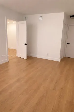 $2,000 | 2935 Northeast 163rd Street, Unit 3K, North Miami Beach, FL 33160