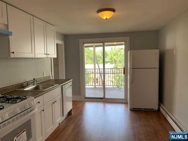 214 William Street Harrison, NJ 07029 - Photo 3 of 37