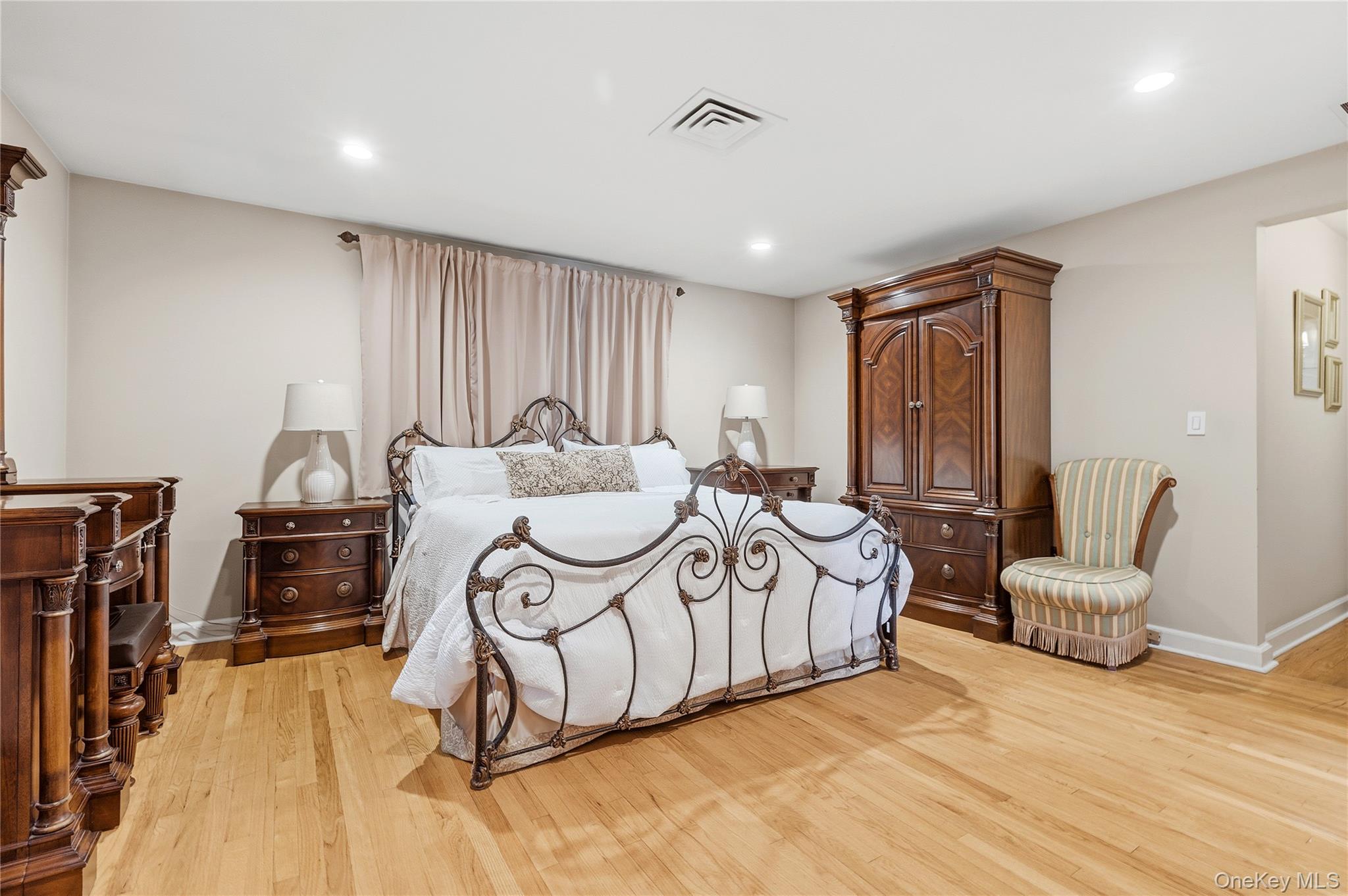 1 Hunting Ridge Road White Plains, NY 10605 - Photo 15 of 48