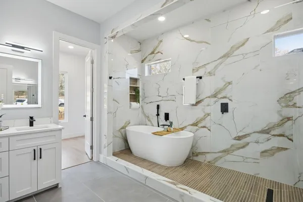 $1,090,000 | 2415 Valley View Drive, Cedar Hill, TX 75104