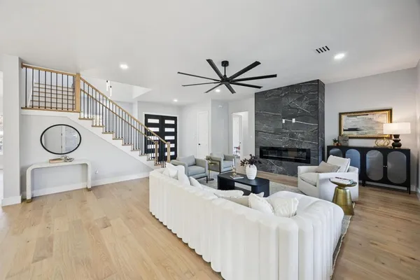 $1,090,000 | 2415 Valley View Drive, Cedar Hill, TX 75104