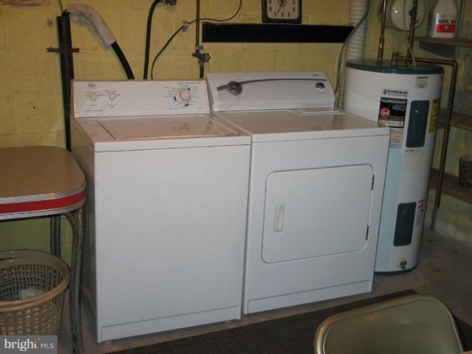 8541 Bay Road Pasadena, MD 21122 - Photo 10 of 28 washer & dryer