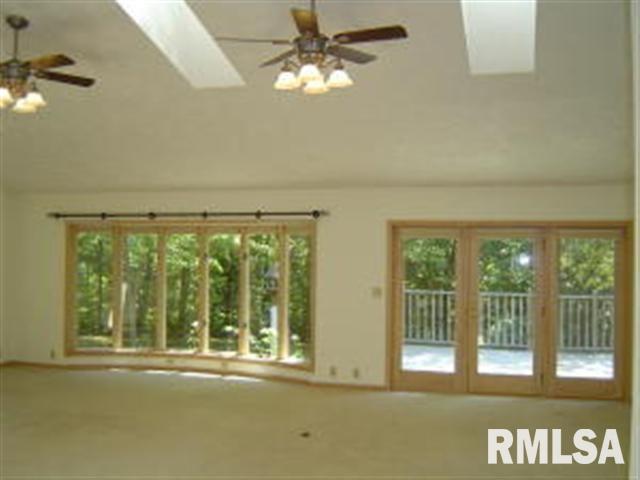 2220 Hickory Hills Road Muscatine, IA 52761 - Photo 3 of 4