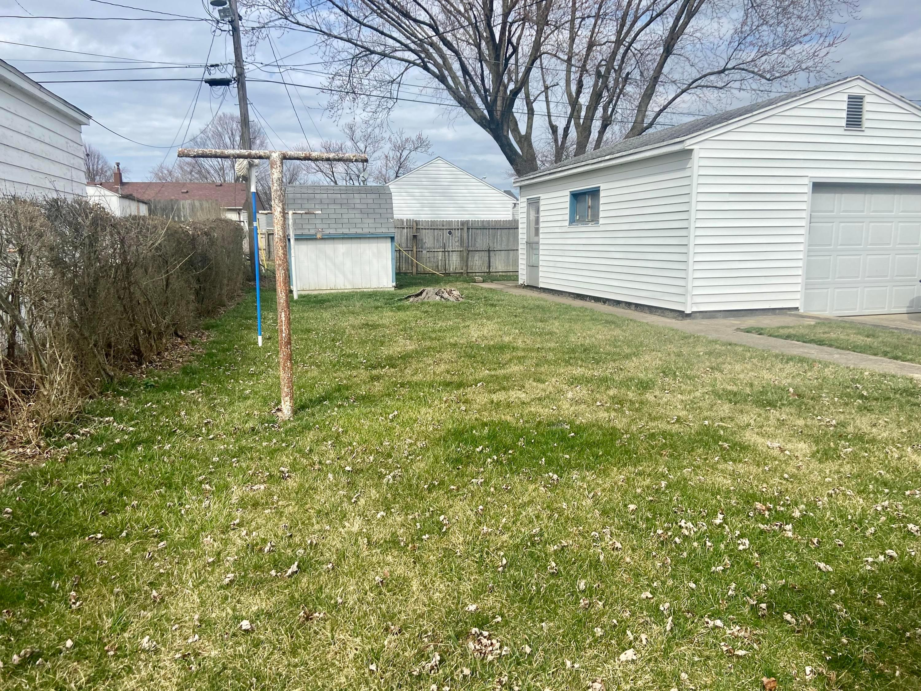 2672 Allen Drive Springfield, OH 45505 - Photo 2 of 9