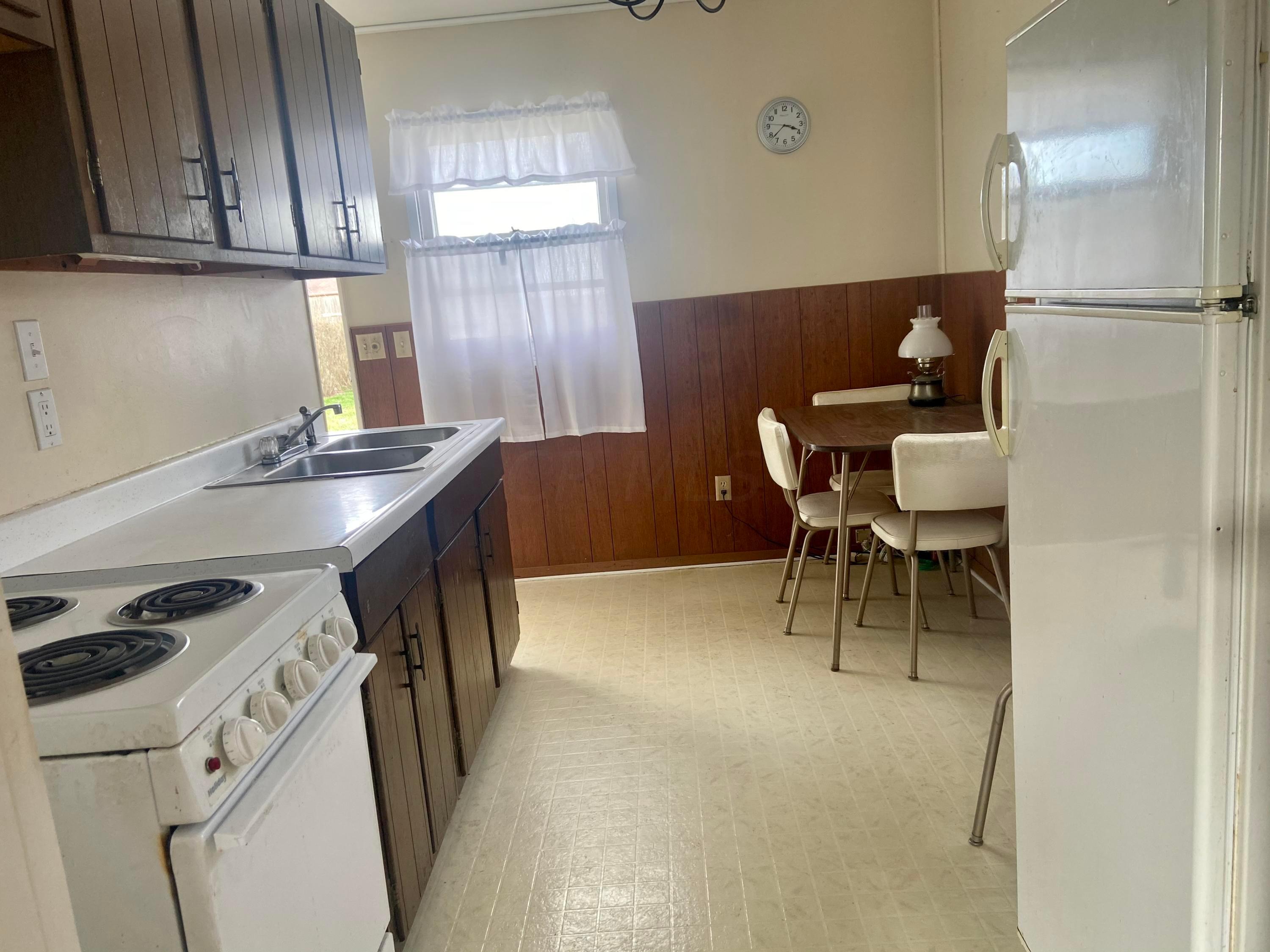2672 Allen Drive Springfield, OH 45505 - Photo 3 of 9