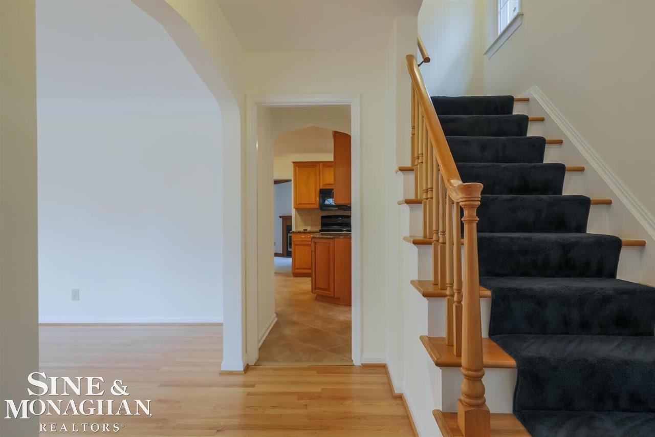 1928 Prestwick Road Grosse Pointe Woods, MI 48236 - Photo 12 of 46