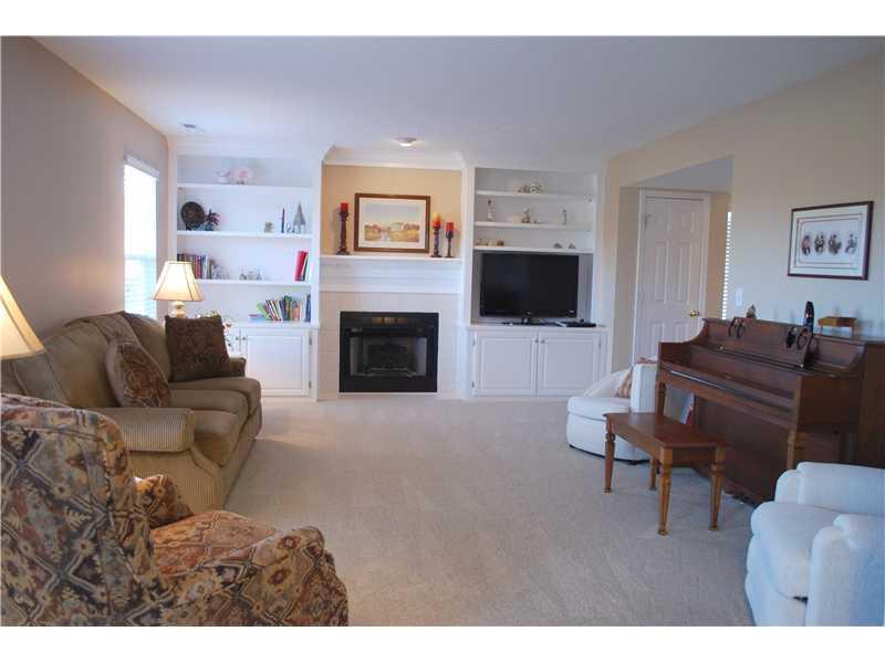 10486 Silver Ridge Circle Fishers, IN 46250 - Photo 3 of 24 Gallery Image 3
