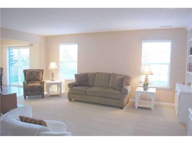 10486 Silver Ridge Circle Fishers, IN 46250 - Photo 4 of 24 Gallery Image 4