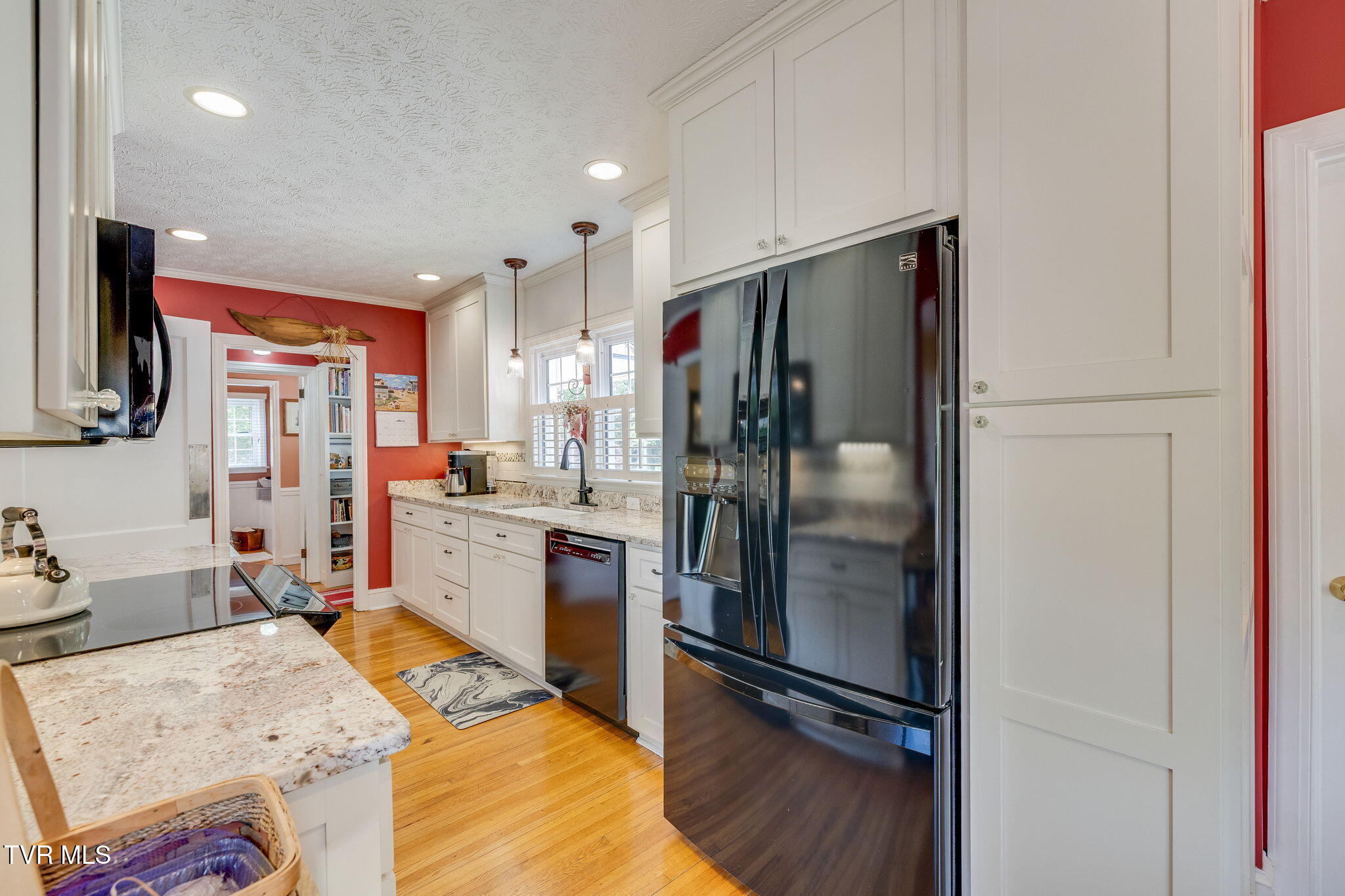 3557 Crest Road Kingsport, TN 37664 - Photo 10 of 57 009