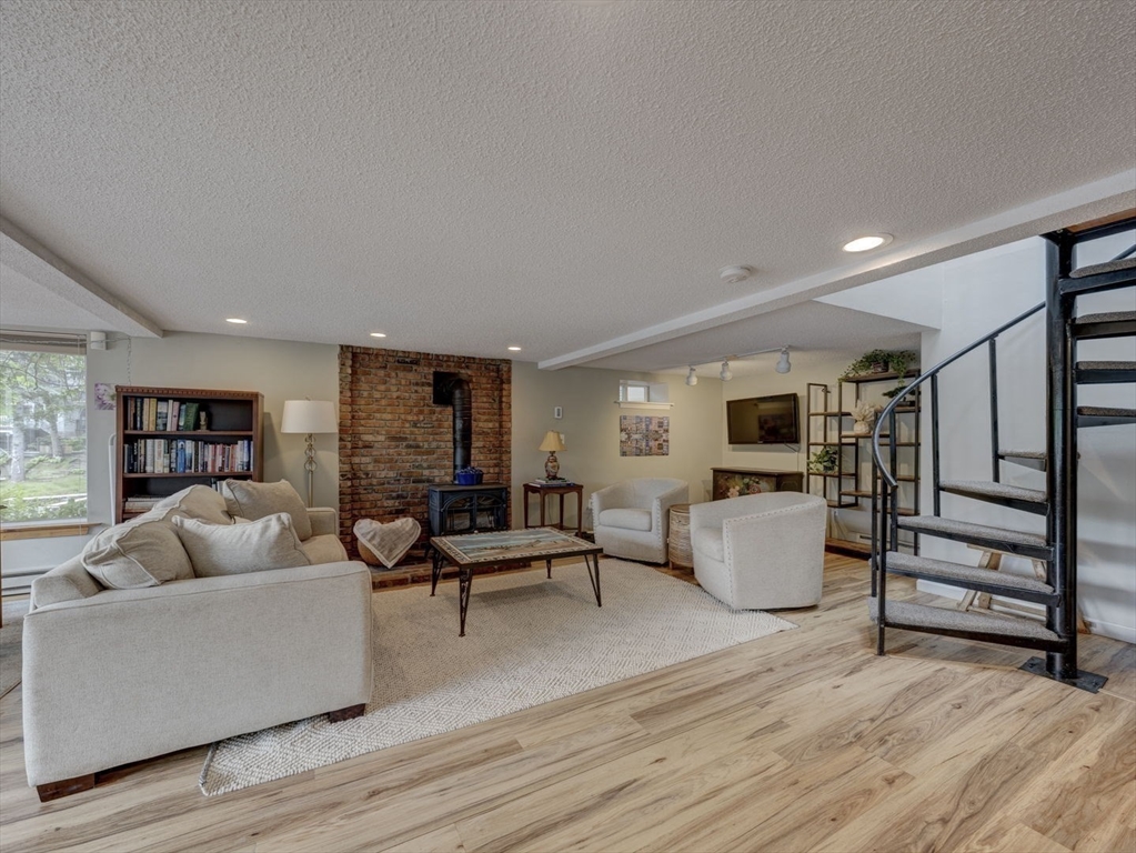 31 Pine Tree Drive Holland, MA 01521 - Photo 8 of 38