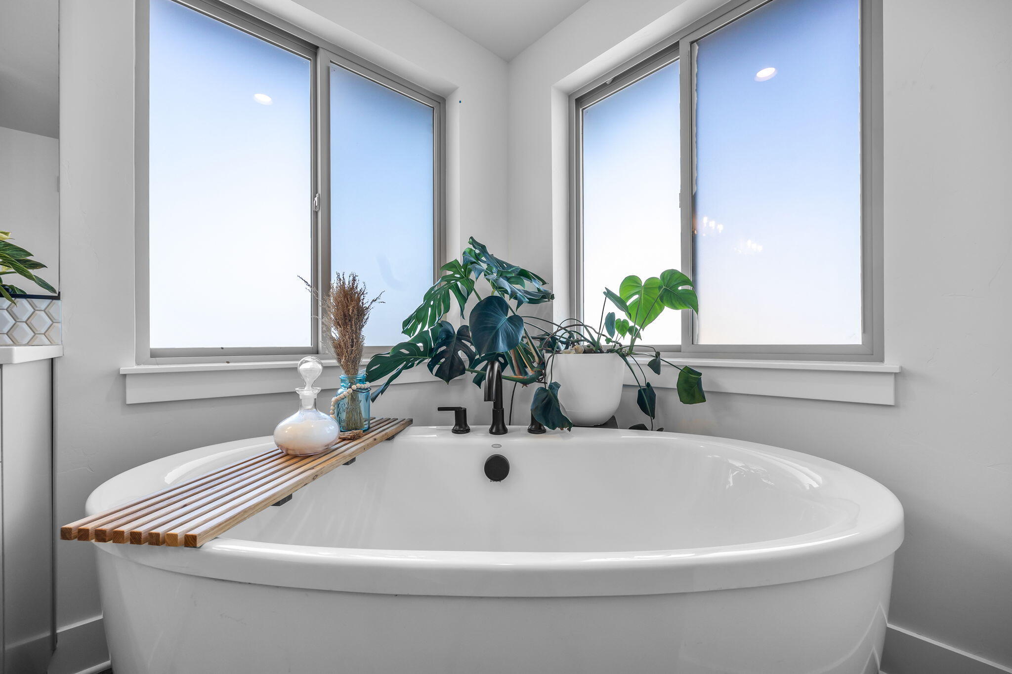 4361 Southwest 36th Street Redmond, OR 97756 - Photo 16 of 34 Soak away the day in the corner bath.