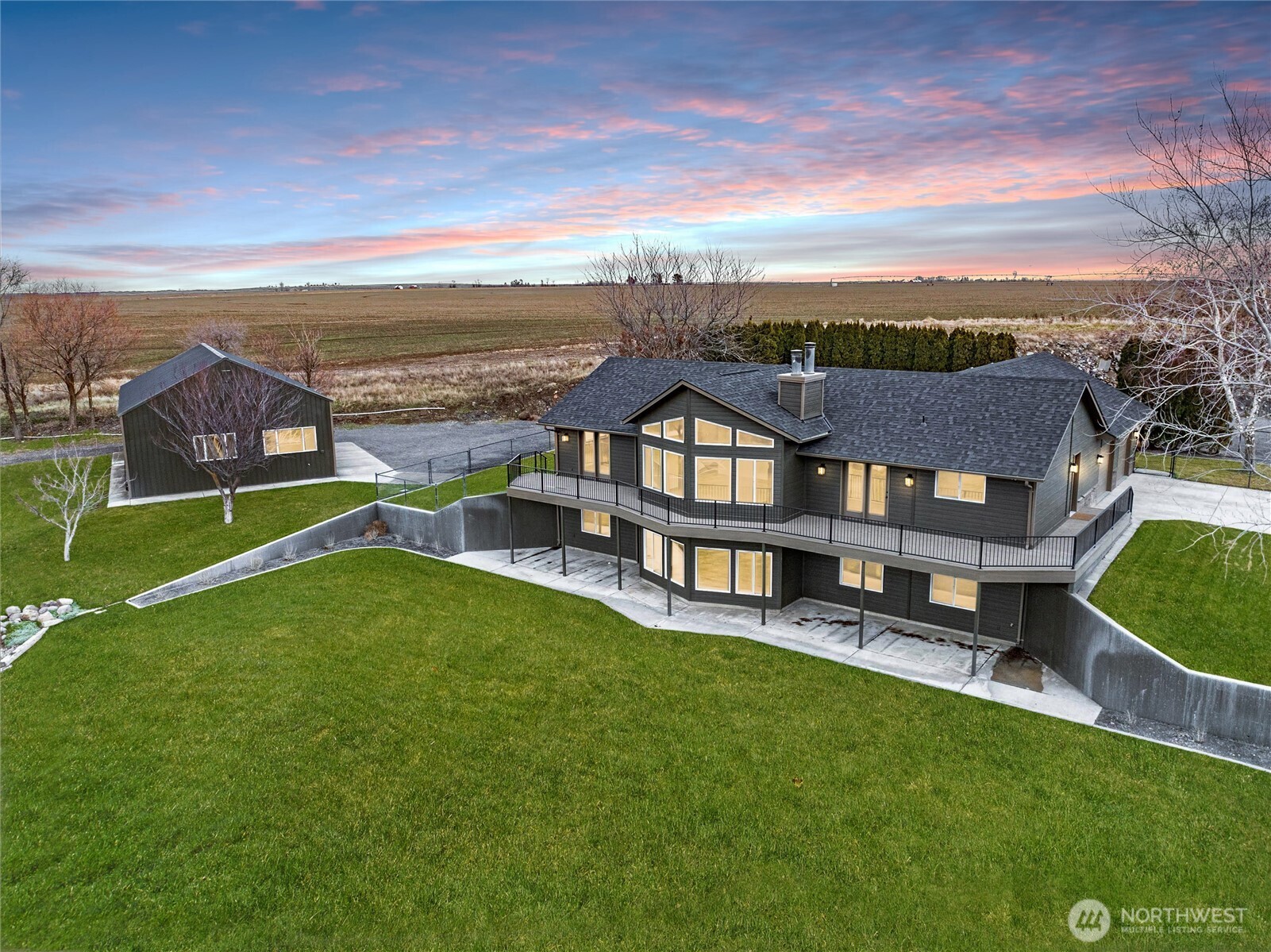 9153 Rd K Northeast Moses Lake, WA 98837 - Photo 1 of 39