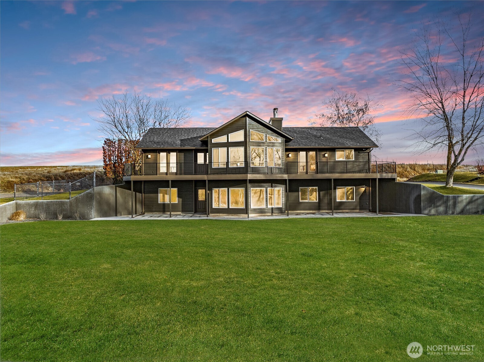 9153 Rd K Northeast Moses Lake, WA 98837 - Photo 2 of 39